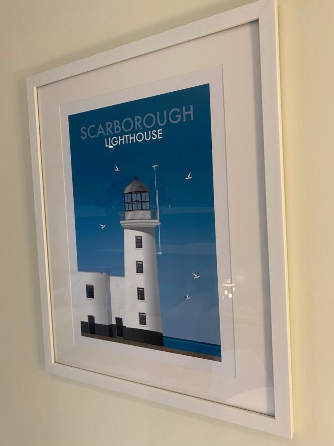Апартаменты Lighthouse View, One Min From Harbour & Beach Скарборо Экстерьер фото