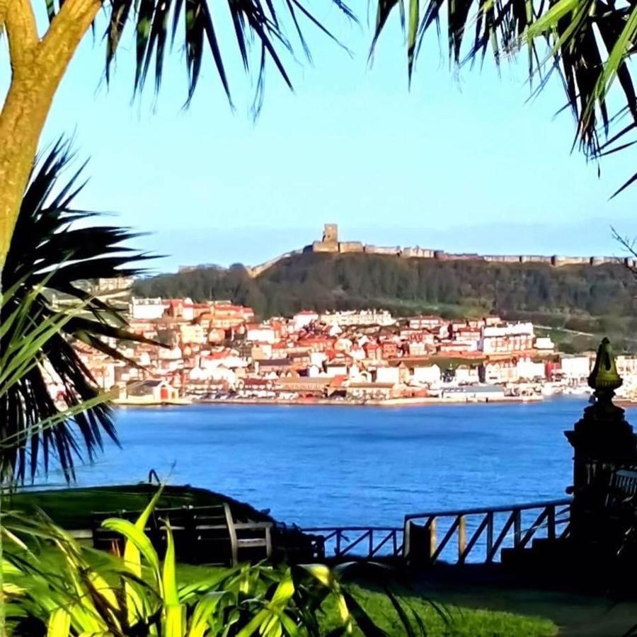 Апартаменты Lighthouse View, One Min From Harbour & Beach Скарборо Экстерьер фото